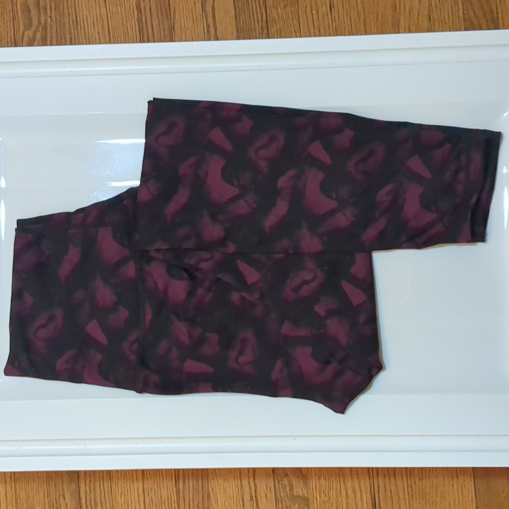 2/$14 DYI Leggings ButterFly Print OxBlood Large